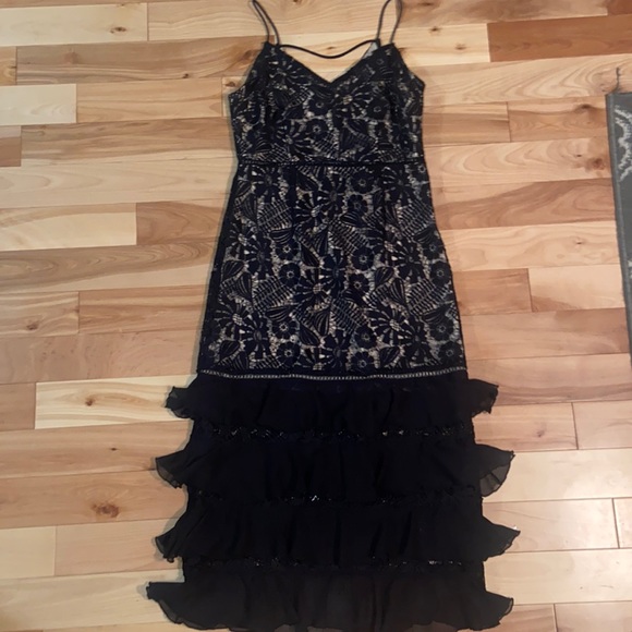 Black lace cocktail midi dress with ruffles - Picture 2 of 12